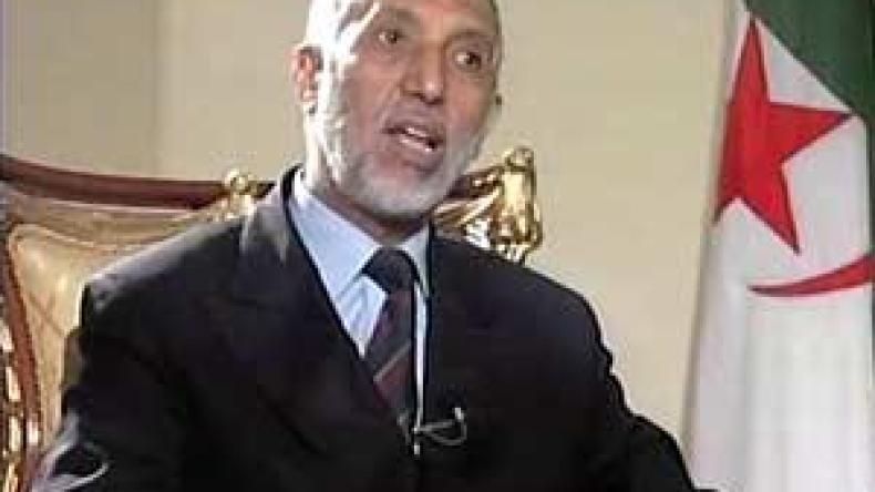 بلخادم يقرر وقف مسار رأب الصدع مع التقويميين وقوجيل يتمسك