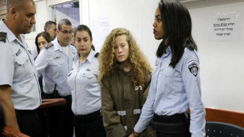 إسرائيل تبدأ محاكمة الفتاة الفلسطينية عهد التميمي