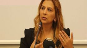 صحفية تركية تحرم من الولاية على طفليها بسبب تغطية قضية!