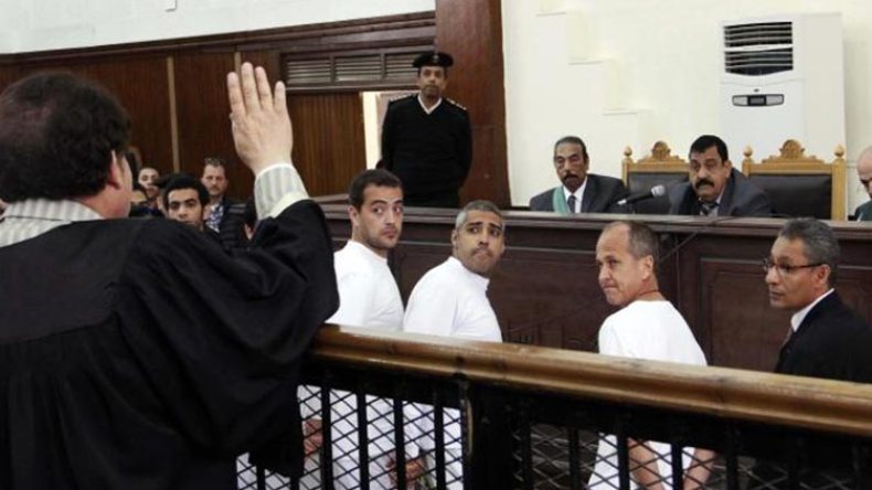 محكمة مصرية تقضي بالسجن المشدد 3 سنوات لصحفيي قناة الجزيرة
