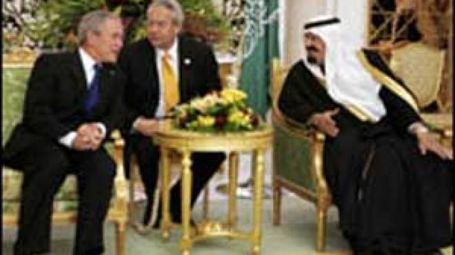 بوش يوقع قانونا لتعليق تموين الاحتياطي النفطي