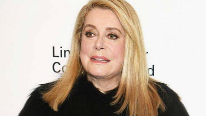 هذه الممثلة تدافع عن حق الرجل في “قليل من التحرش” بالمرأة!