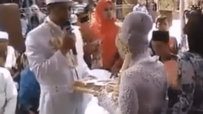 عروس ماليزية اشترطت أن تكون سورة الرحمن مهرها.. والسبب؟