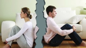 مطلقون تحت سقف واحد!