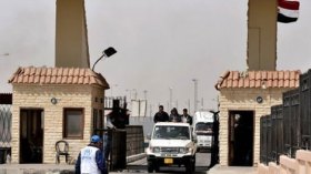 مصر تنصح مواطنيها بعدم السفر إلى ليبيا برا
