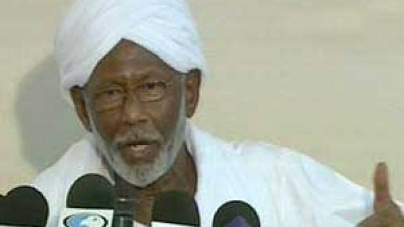 اعتقال الترابي بتهمة التورط في أحداث الخرطوم