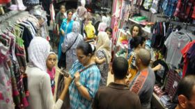 محلات بيع الشيفون تعج بالزبائن رغم التحذيرات
