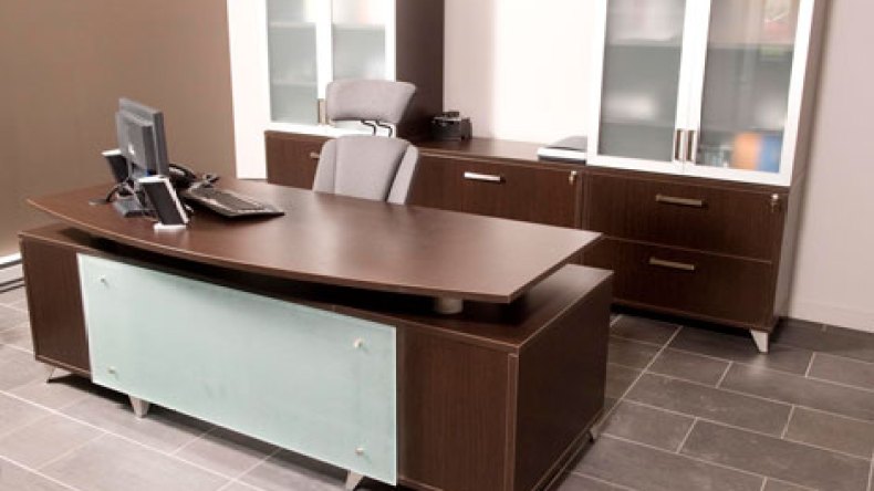 جيش من المستشارين والمكلفين بالدراسات في الوزارات