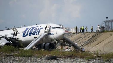 Un Boeing 737 va atterrir d’urgence en Russie en raison d’une fissure du pare