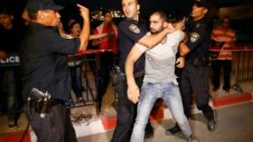 احتدام الصراع بين يهود وعرب أمام مستشفى بسبب أسير