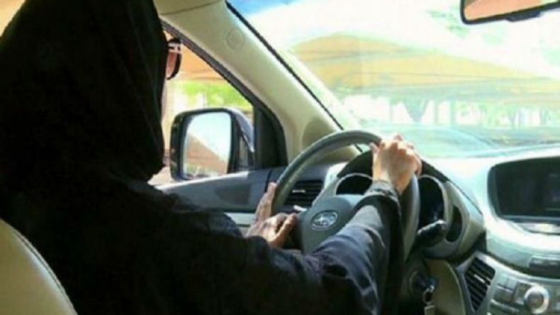 سجال حول قيادة المرأة للسيارة والتخلي عن الأعراف بتڤرت