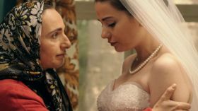 اسرقيه.. نكدي عليه!