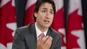 رئيس وزراء كندا يدافع عن “البوركيني” رغم تكالب الغرب عليه