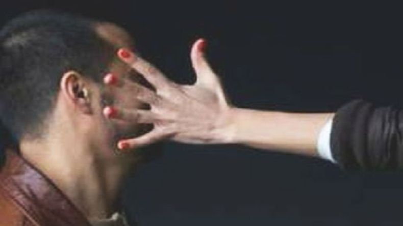 زوجتي صفعتني وتطلب الطلاق!