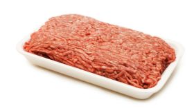 فيديو يعرض فرم الحيوانات حية يسبب صدمة ويثير جدلا واسعا!