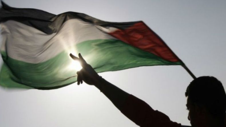 الفلسطينيون يدعون أعضاء الأمم المتحدة لدعم مبادرة رفع العلم الفلسطيني