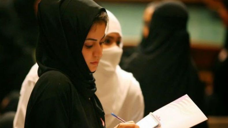 اكسري روتين العمل وجدّدي حماسك بهذه الخطوات؟!