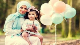 البنت مرآة أمّها.. كيف؟