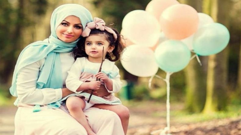 البنت مرآة أمّها.. كيف؟