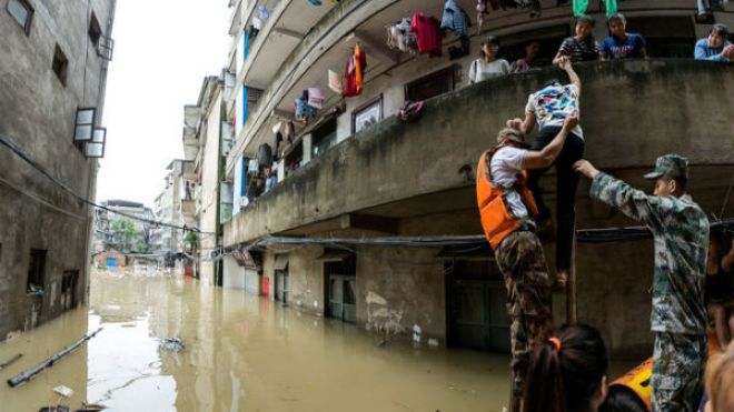الإعلام الصيني: الفيضانات تقتل 10 أشخاص جنوب البلاد