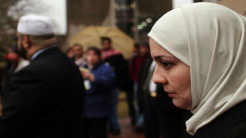 مسلمة صومالية تسامح عنصرية أمريكية اعتدت عليها