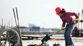 العمل الشاق والنوبات الليلية يهددان النساء بالعقم