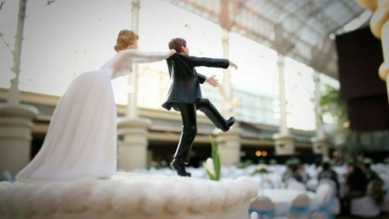 زوج لله يا محسنين!