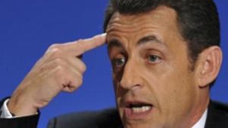 ساركوزي يصاب بوعكة صحية تدخله المستشفى