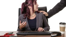 إعلامية عراقية تفضّل أن تعطي رشوة بدل المساومة على أنوثتها!