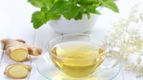 الشاي بالزنجبيل يخلصك من الصداع خلال الصيام