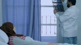 شابتان تقاومان المرض العضال بمشاهدة الصور من النافذة!