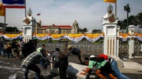 حالة من الهلع بتايلند إثر استهداف مبنى حكومي