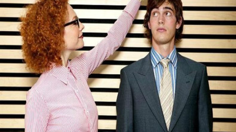 أهلي يضغطون علي للزواج بمن هو أقصر مني طولاً