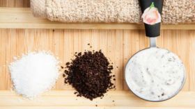 اصنعي أفضل مقشر شفاه بالقهوة