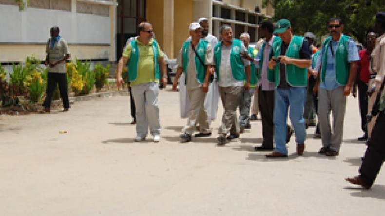 الشروع في توزيع هدية الشعب الجزائري على جوعى الصومال