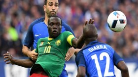 “بايات” ينقذ الديوك من الأسود!