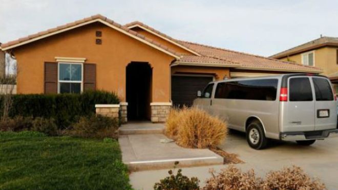 العثور على 12 شقيقا وشقيقة محتجزين ويتضوّرون جوعا