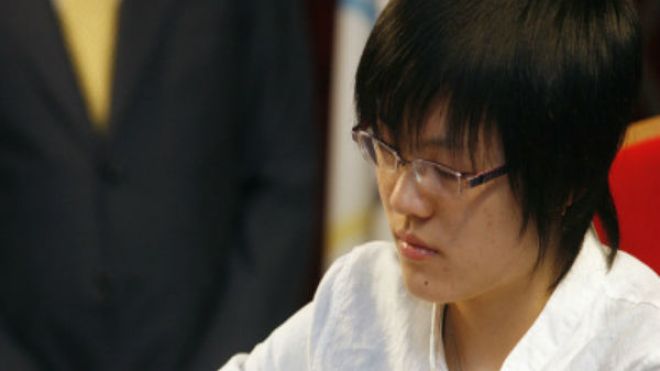 لاعبة شطرنج تقتحم مسابقات الرجال بلقبي بطلة عالم وأستاذ كبير!