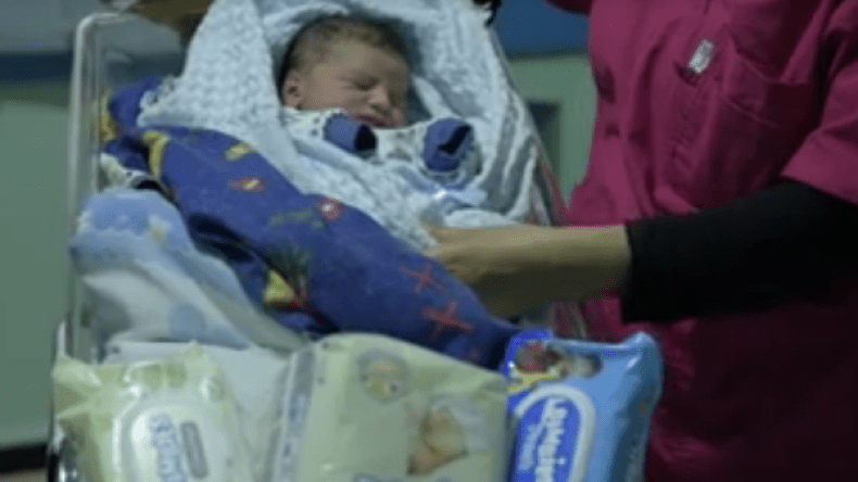 “بيمبيز” تُهدي سنة من الحفاضات لكل أول مولود جديد لسنة 2017