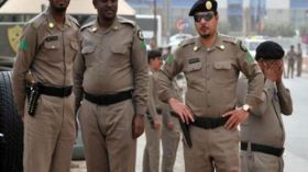 الشرطة السعودية تطارد فتاة.. والسبب؟!