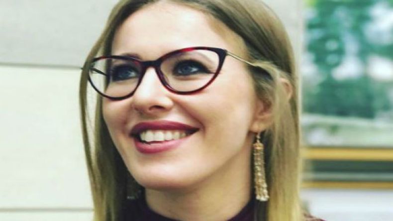 باريس هيلتون.. الصحفية الحسناء التي تحدت بوتين