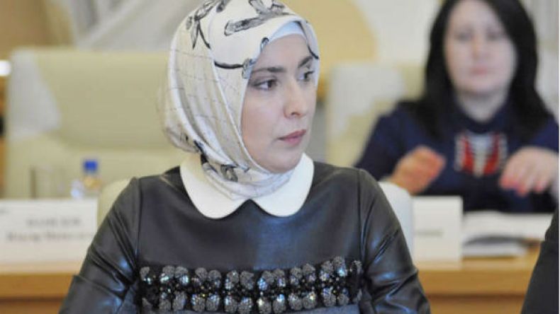 رفض ترشّح آينه حمزاتوفا لرئاسة روسيا