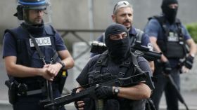 فرنسا.. طرد جزائري اشتبهوا في صلته بجماعات متشددة