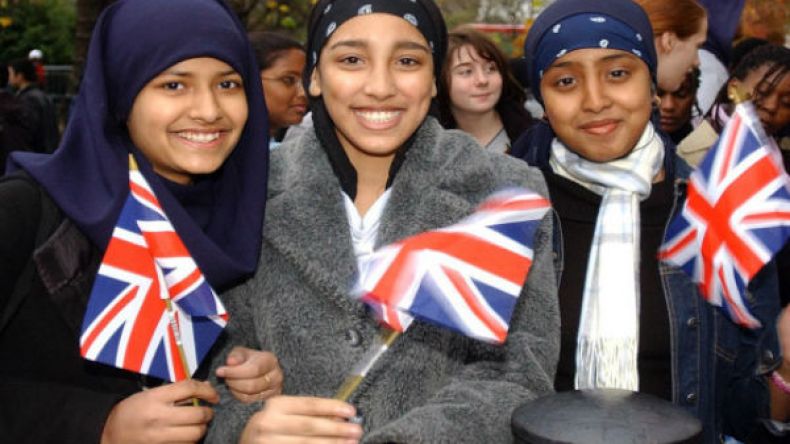المسلمات في بريطانيا.. معاناة في الوظائف ومواجهة مع الكراهية!