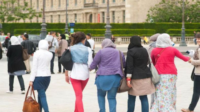 3 ممنوعات على المسلمات في مساجد بريطانيا؟!