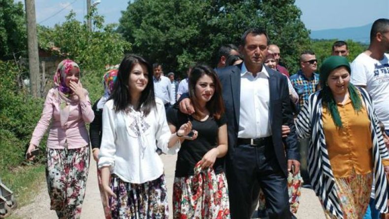 شارع العشاق.. قبلة الراغبين في الزواج بتركيا!