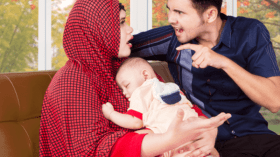 بين طاعة الزوج وعاطفة الأمومة.. أيهما تختارين؟