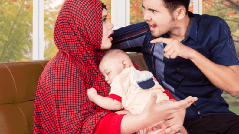 بين طاعة الزوج وعاطفة الأمومة.. أيهما تختارين؟