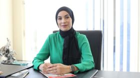 بينيلوبي شهاب.. سيدة المختبر التي عانق طموحها السحاب