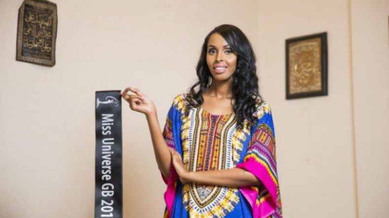 متسابقة مسلمة ترفض ارتداء البيكيني وتستعرض جمالها بالقفطان